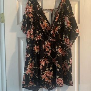 Torrid Size 1 floral blouse